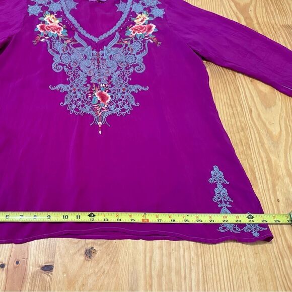 Johnny Was Embroidered Blouse Size MED Pink Floral Boho V-Neck - Picture 7 of 14